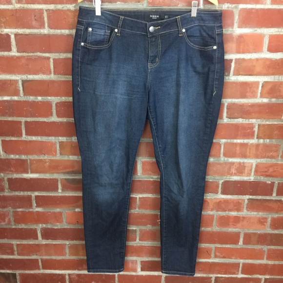 womens nike shorts with pockets